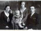 Karolina i Michał Cisowscy z synem Adamem, Zofia Radomańska. Lwów 1933