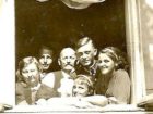 Kazimierz Dziurgot (drugi z prawej) z rodziną podczas urlopu