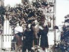 Leon Kiwacki z żoną i córkami po przyjeździe do Bystrzycy Oławskiej