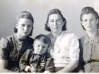 Maria Kot (pierwsza z prawej) z teściową Katarzyną oraz swoją bratową i jej synkiem