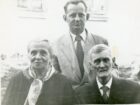 Bolesław Iłowski z rodzicami - Rozalią i Michałem. Podkamień 1943 r.