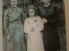 Zofia Bielecka z mamą i siostrą - pamiątka I Komunii Świętej
